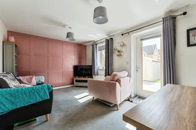 Photo 2 — Kendle Road, Swaffham