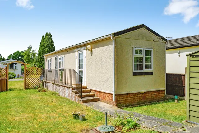 Shaftesbury Way, Kings Langley, photo 1