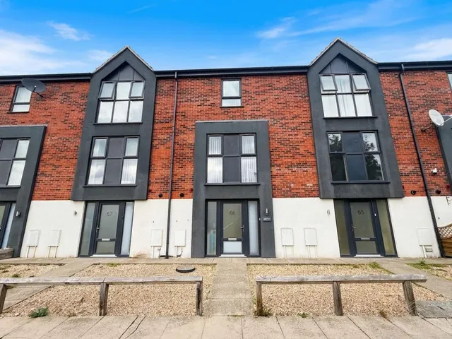 St. Botolphs Crescent, Lincoln, LN5, photo 1