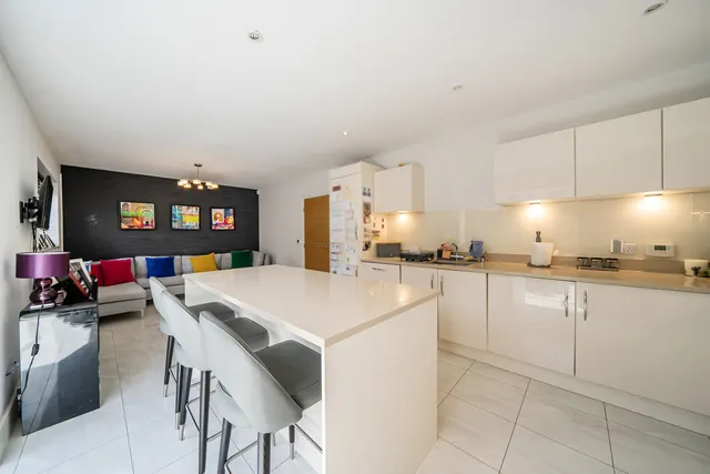 Blagrove Crescent, Ruislip, HA4, photo 2