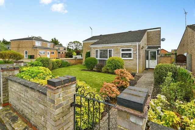 Hickling, Hoveton Close, King's Lynn, Norfolk, PE30, photo 1