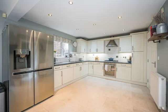 Crawshay Close, Llanfoist, photo 3