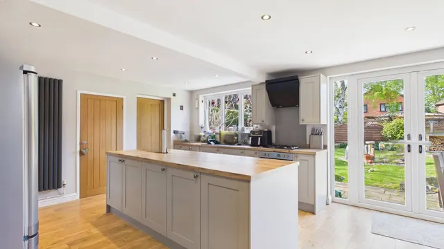 Wallheath Crescent, Stonnall, WS9, photo 2