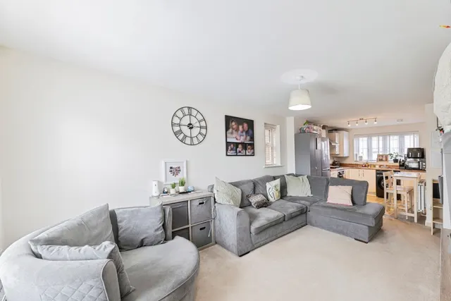 Photo 2 — Blackwell Drive, Banbury, Oxfordshire, OX16