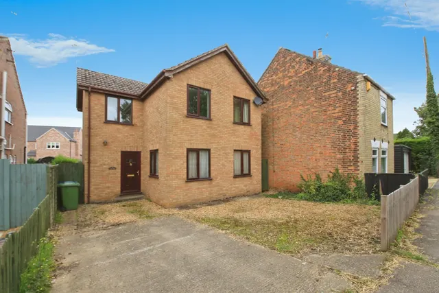 High Road, Guyhirn, Wisbech, photo 1