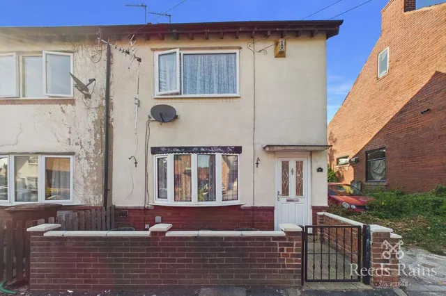 Photo 2 — St Helens Place, Castleford, West Yorkshire, WF10