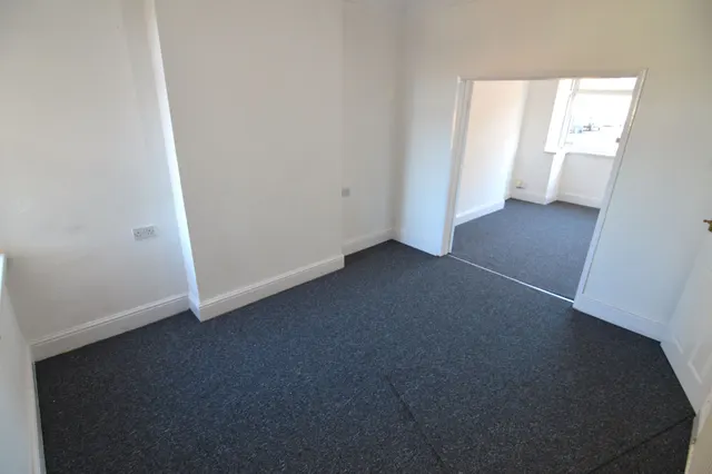 Ladysmith Road, Grimsby, Lincolnshire, DN32 9EF, photo 1