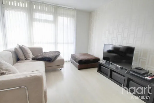 Barnhill Road, Wembley, HA9, photo 3