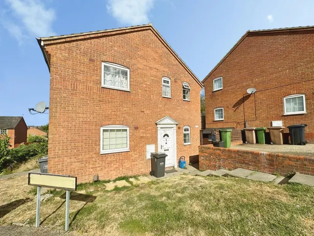 Twyford Drive, Wigmore, LU2, photo 1