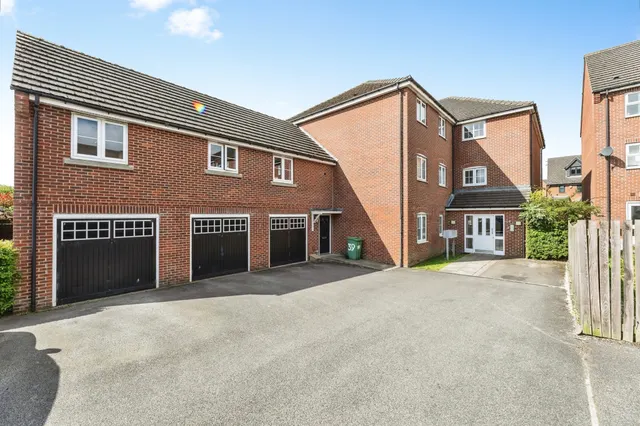 Fenton Place, Middleton, LEEDS, photo 1
