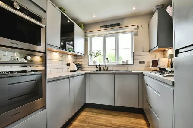 Photo 3 — Woodacres Court, WILMSLOW, Cheshire, SK9