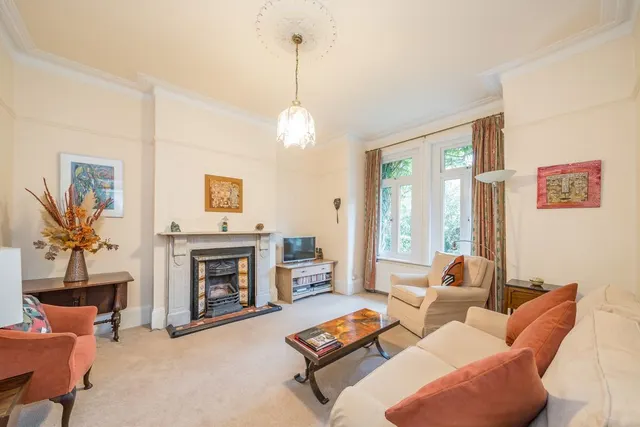 Hereford Road, W3, photo 2