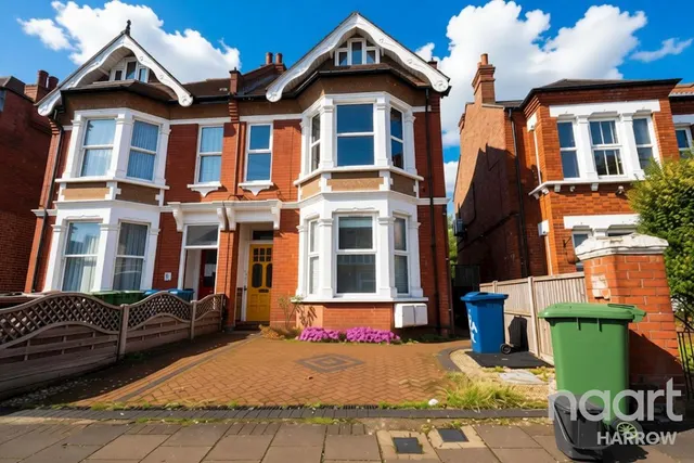Welldon Crescent, Harrow, HA1, photo 1