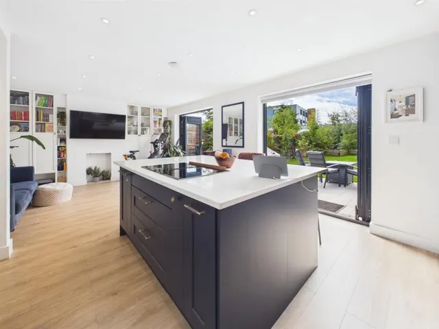 Brookfield Lane, Churchdown, photo 2