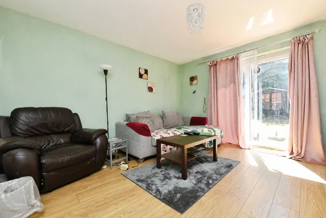 Photo 2 — Adelaide Drive, Colchester, Essex, CO2