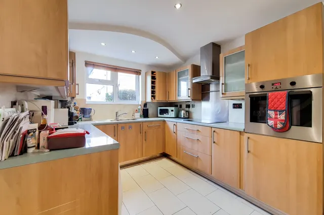 Allingham Close, London, W7, photo 3
