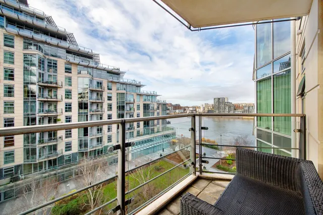 Juniper Drive, London, SW18, photo 1