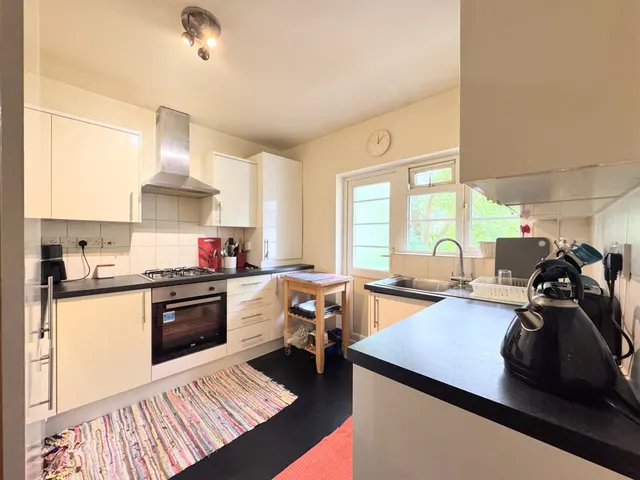 Stonegrove, Court Stonegrove, HA8, photo 2