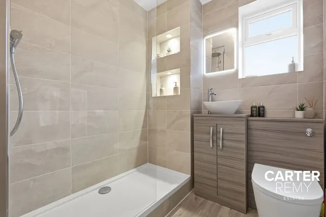Photo 3 — Florence Close, Grays, Thurrock, RM20 4AE