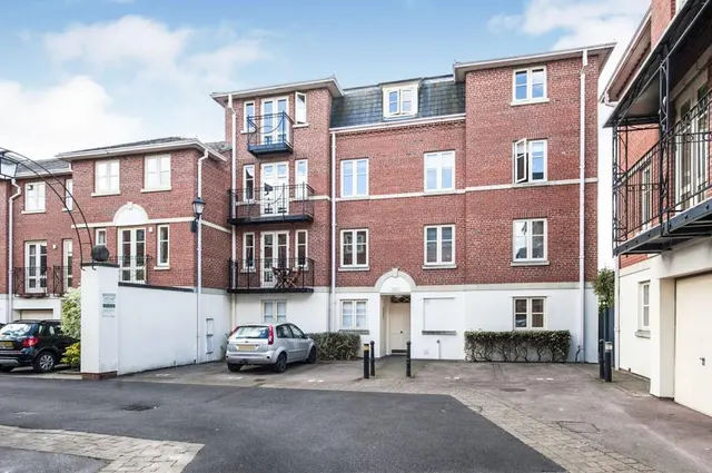 St. Georges Place, Cheltenham, GL50, photo 1
