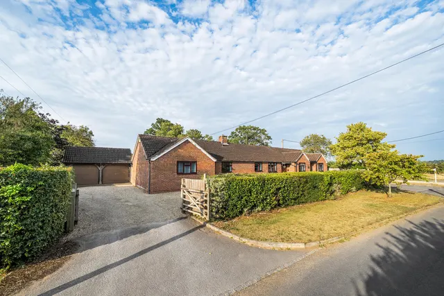 Barley Hill Lane, Poulshot, SN10, photo 1