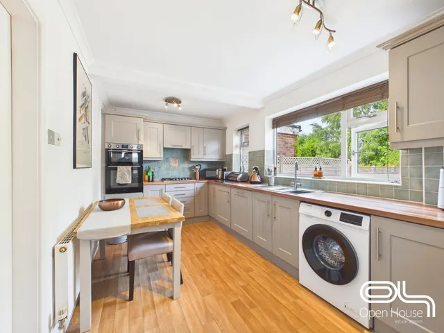 Woodstock Road, Stafford, ST17, photo 2