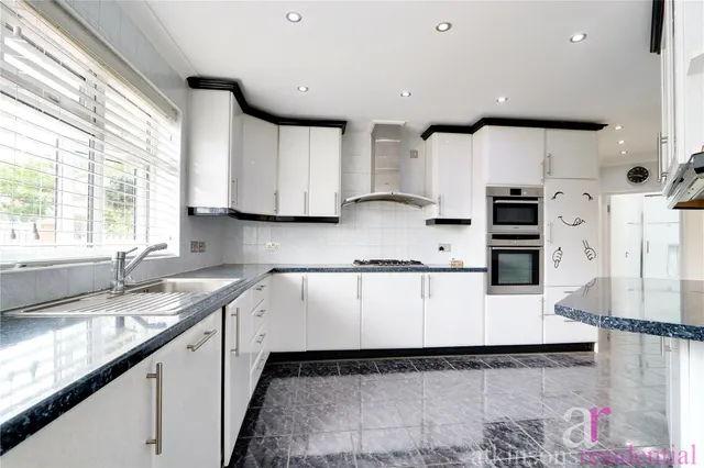 Fillebrook Avenue, Enfield, EN1, photo 3