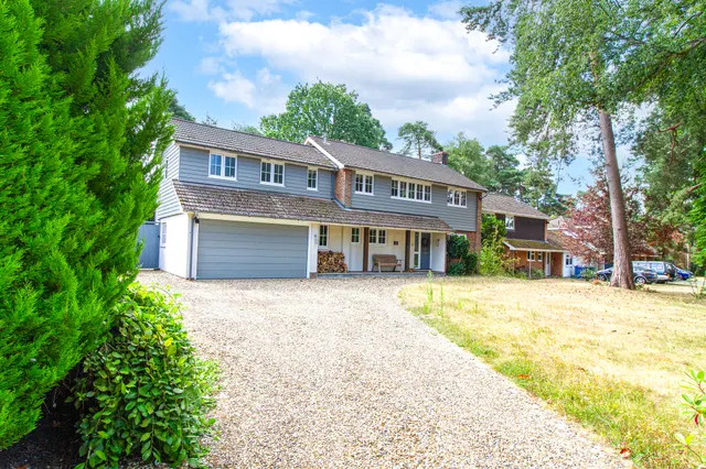 Chinnock Close, Fleet, GU52 7SN, photo 1