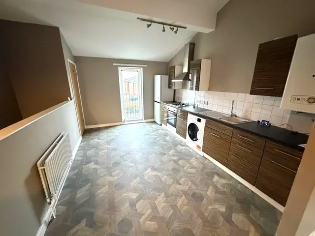 Old Chester Road, CH41, photo 3