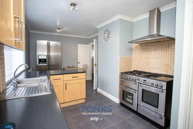 Faraday Avenue, Quinton, B32, photo 2