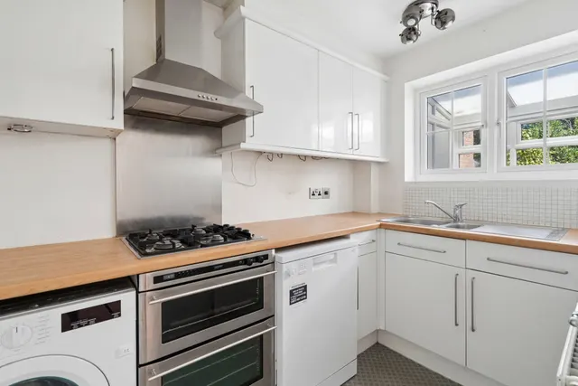 Photo 3 — Spencers Lane Cookham, Maidenhead SL6 9JX