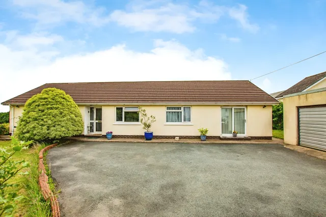 Glan Preseli, Llanddewi Velfrey, SA67, photo 1