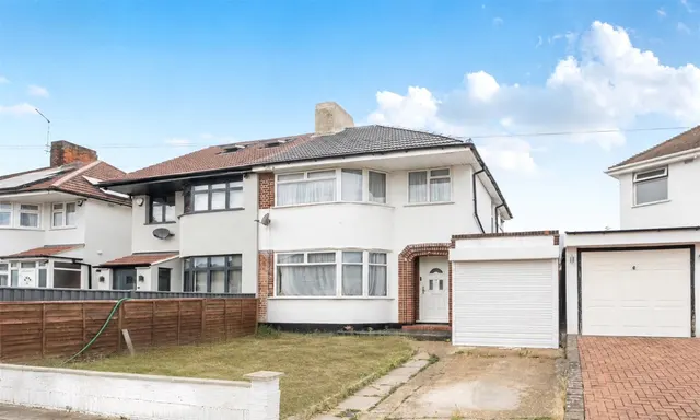 Curzon Avenue, Stanmore, HA7, photo 1