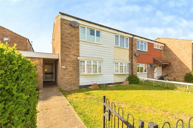 Photo 3 — Harvey Road, AYLESBURY, Buckinghamshire, HP21