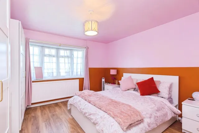 Photo 2 — Harvey Road, AYLESBURY, Buckinghamshire, HP21