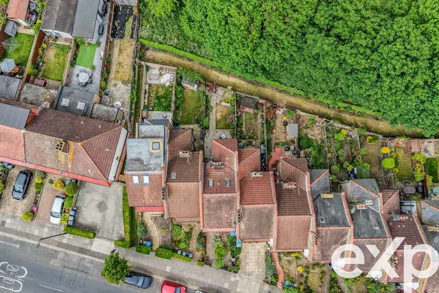 2 bedroom house — Barrowell Green, Winchmore Hill, N21