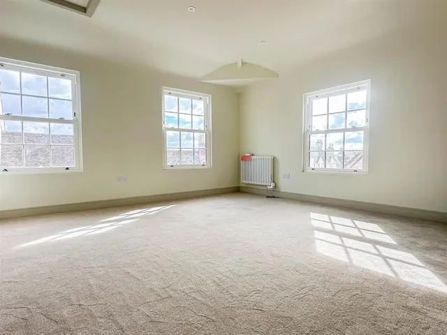High Street, Malmesbury, SN16, photo 2