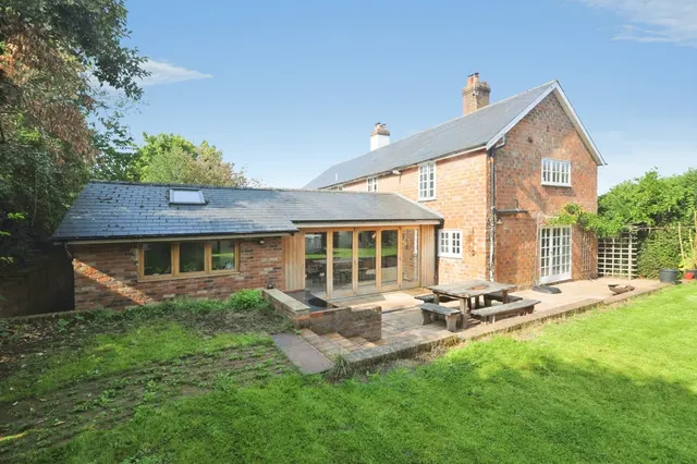 Prince Albert Terrace, Robertsbridge, TN32, photo 1