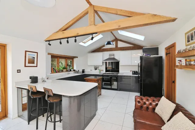Prince Albert Terrace, Robertsbridge, TN32, photo 2