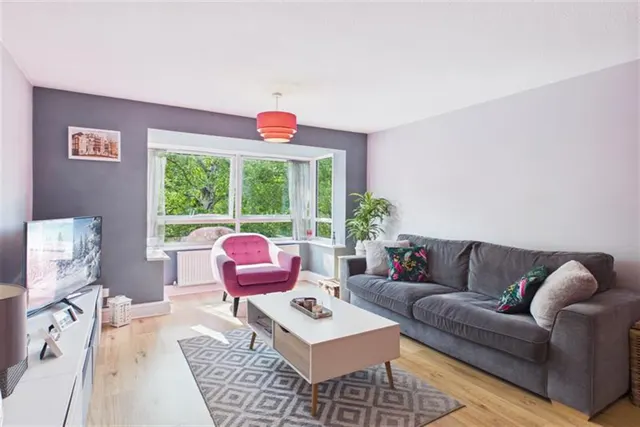 Photo 2 — 81 Devonshire Road, London, SW19 2EQ