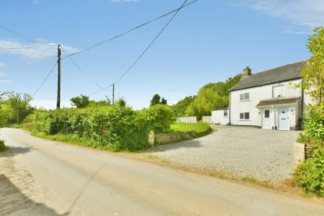 Cavell Crescent, Tideford Cross, Saltash, photo 1