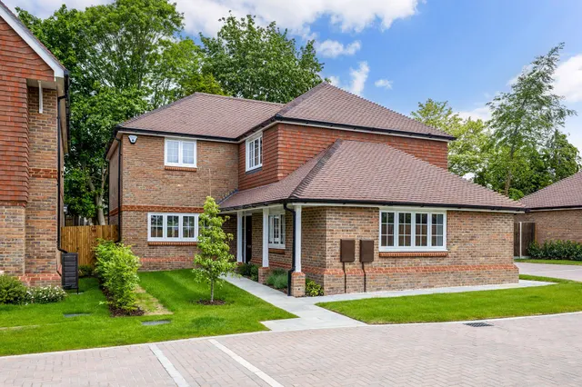 Otway Close, Tadworth, KT20, photo 1