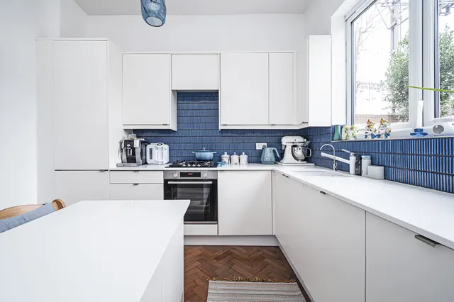 Photo 2 — 9a Bodney Road, London