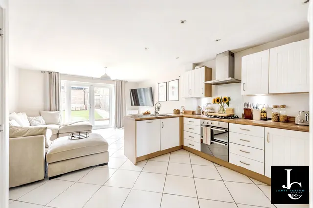 Pyrus Court, Hadley, TF1, photo 2