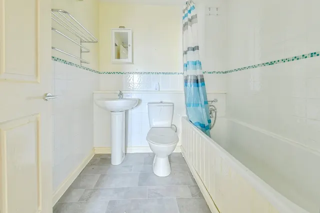 Photo 2 — Bedwell Crescent, Stevenage, Hertfordshire, SG1