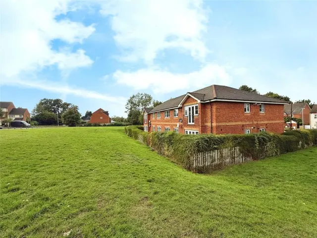 Frederick Place, Wokingham, RG41, photo 3