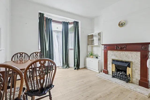 Bullsmoor Lane, Enfield, EN3, photo 3