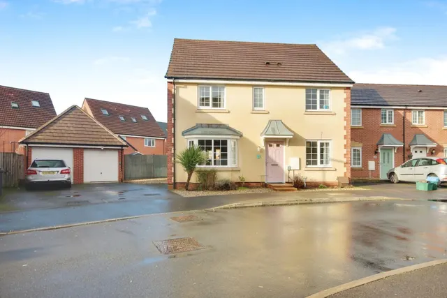 Photo 2 — Attlebridge Way Kingsway, Quedgeley, Gloucester, GL2