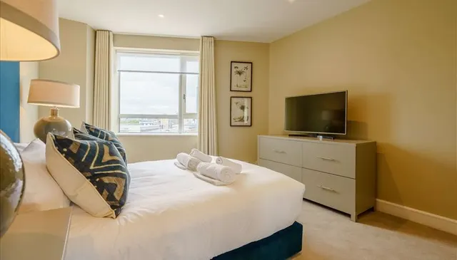 Photo 3 — 9th Floor Circus Apartments, Westferry E14