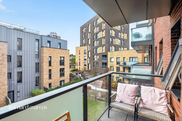 Cobden Walk, London, SE15, photo 3